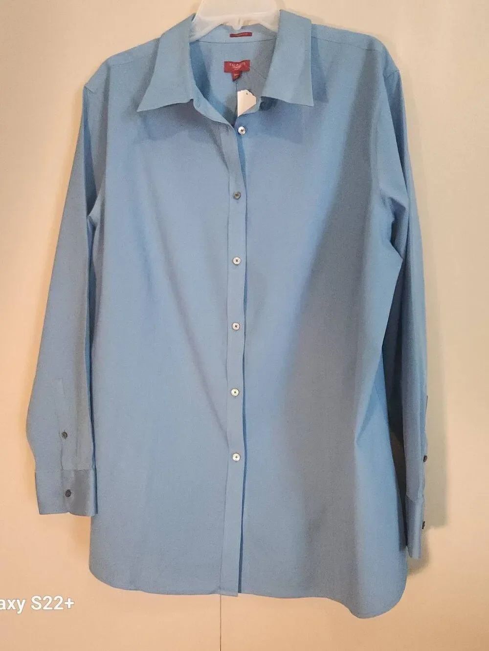 U48 Talbots Women's Blue button up long sleeved wrinkle resistant shirt